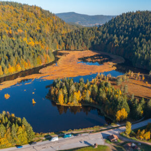 le lac de lispach (la bresse / vosges) en automne