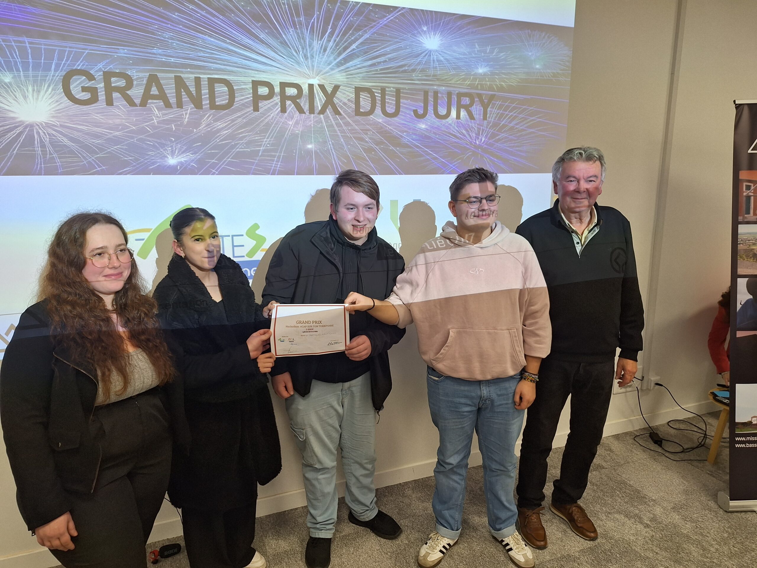 photos du hackathon (6)