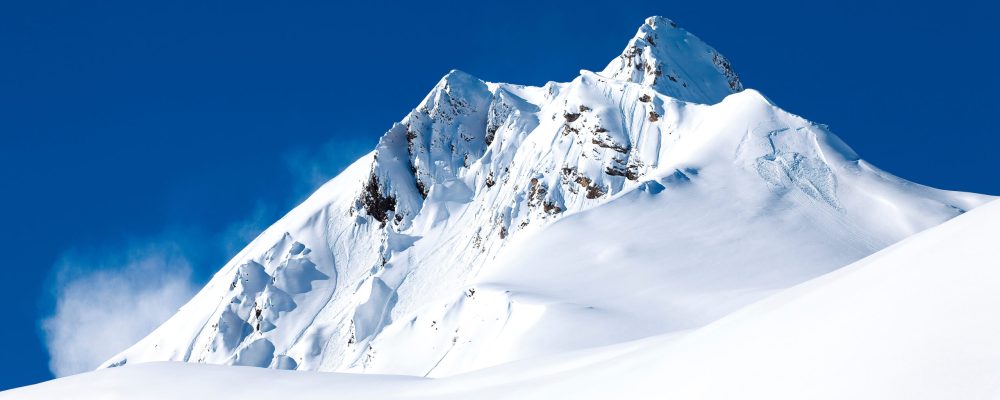 montagnes en France avec e la neige fraiche